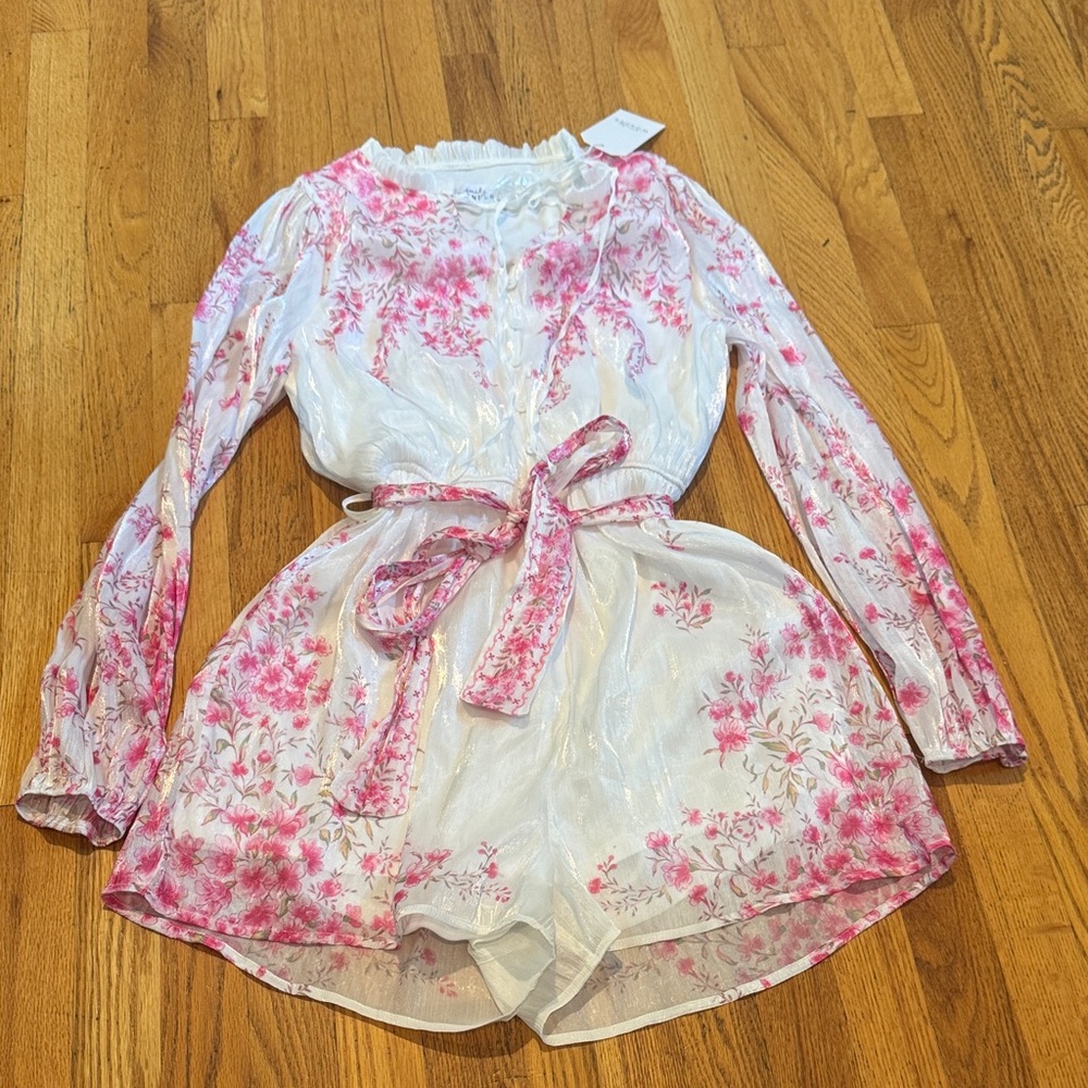 NWT Emily Wonder Floral Pink and White Long Sleeve Romper Women’s Medium